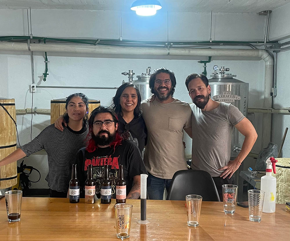 Colaboración en taller cervecero